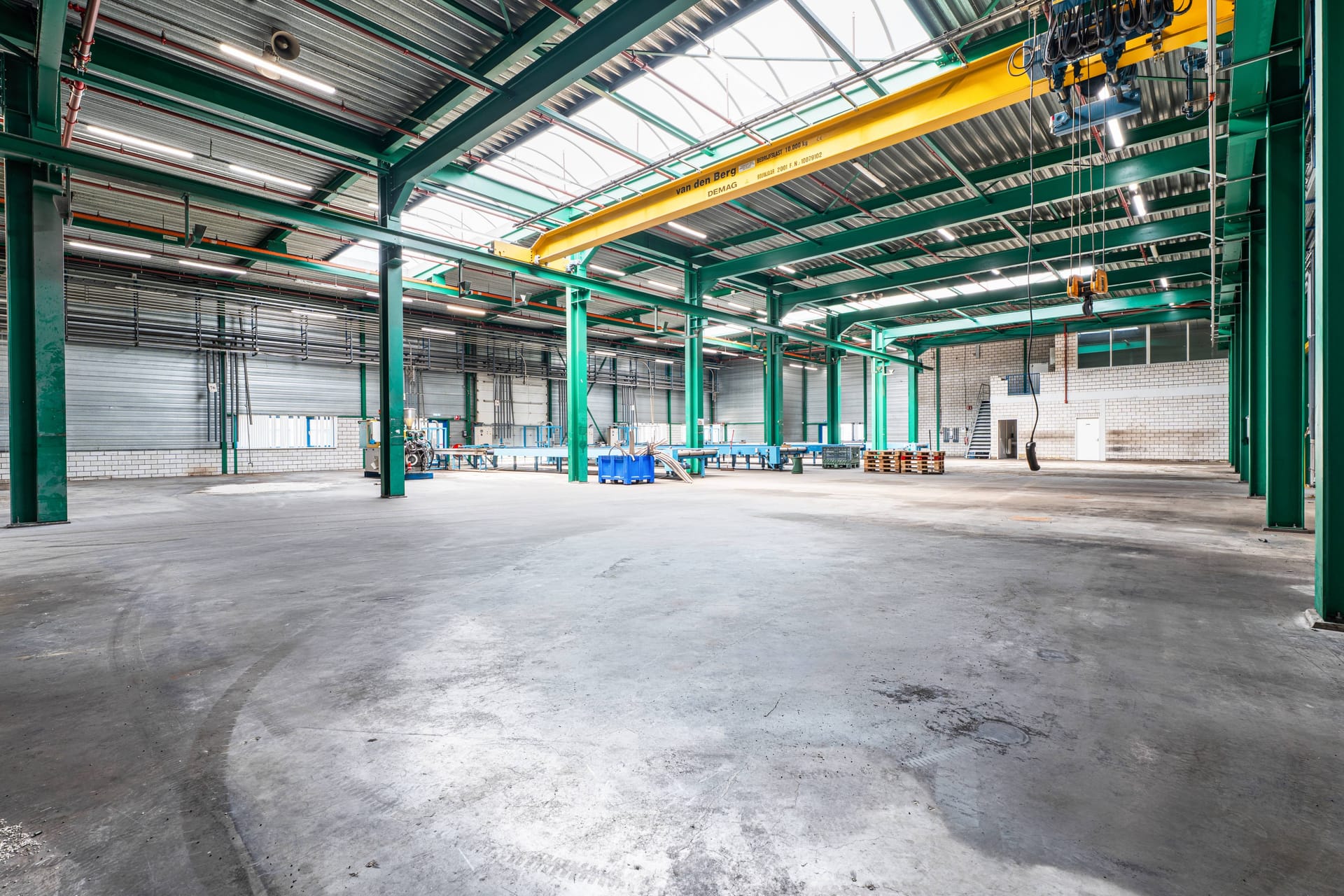 Bedrijfscomplex Waterbeemd 1 in Helmond