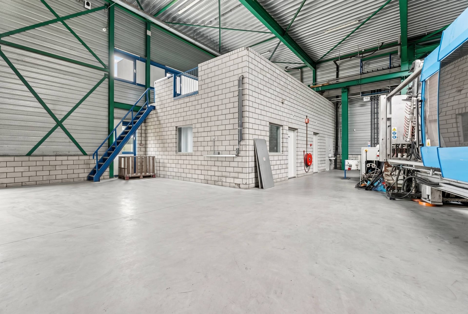 Waterbeemd 1, Hal 5 in Helmond